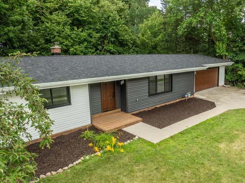 Photo of 2421 Skyline Dr, West Bend, WI 53090 (MLS # 1977898)