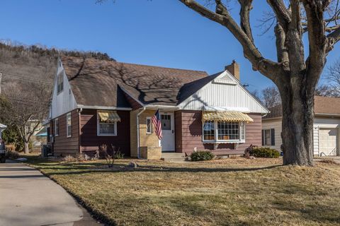 Photo of 1721 31st St S, La Crosse, WI 54601 (MLS # 1950646)