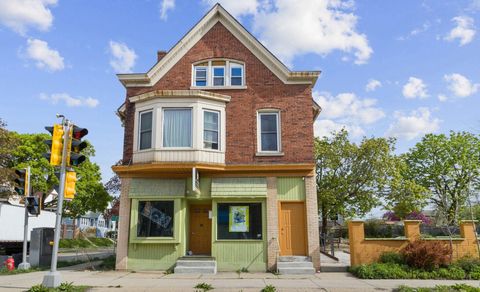 Photo of 800 E Locust St, Milwaukee, WI 53212 (MLS # 1923702)