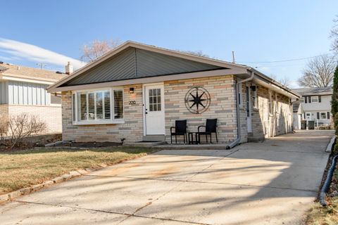 Photo of 2018 N 114th St, Wauwatosa, WI 53226 (MLS # 1953666)