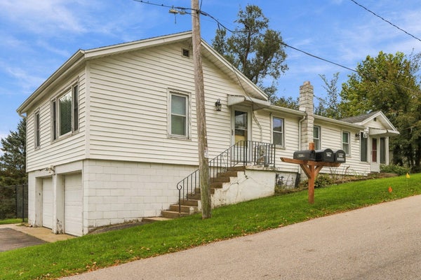 N1196 ROSEWOOD DR, GENOA CITY, WI 53128 - Image f9b3976a9152ff8b7b8a407f0d4bb747/356572276