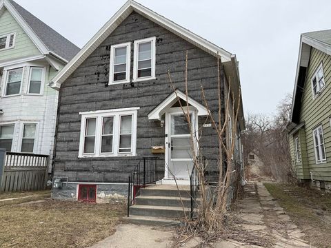 Photo of 3156 N 6th St, Milwaukee, WI 53212 (MLS # 1952942)