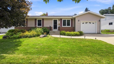 Photo of 1367 Balsam Pl, West Bend, WI 53095 (MLS # 1978362)