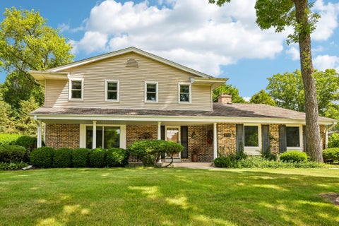 Photo of 21700 Ann Rita Dr, Brookfield, WI 53045 (MLS # 1969410)