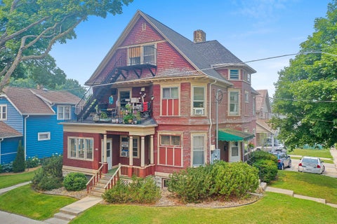 Photo of 436 N 6th St, Manitowoc, WI 54220 (MLS # 1972473)