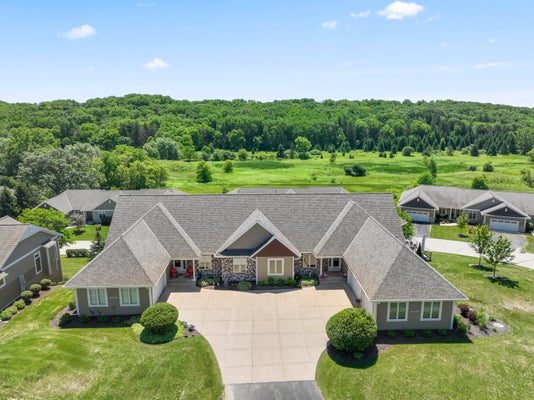 W314N352 LARA LN # 402, DELAFIELD, WI 53018 - Image f9f6e3abe4f6f87e52ec4a2e462c2fb0/84288651