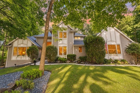 Photo of 11920 W Whitaker Ln, Greenfield, WI 53228 (MLS # 1982241)