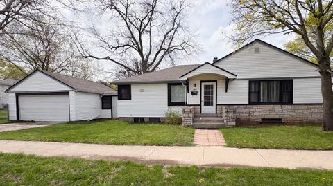 Photo of 5879 N 29th St, Milwaukee, WI 53209 (MLS # 1959352)
