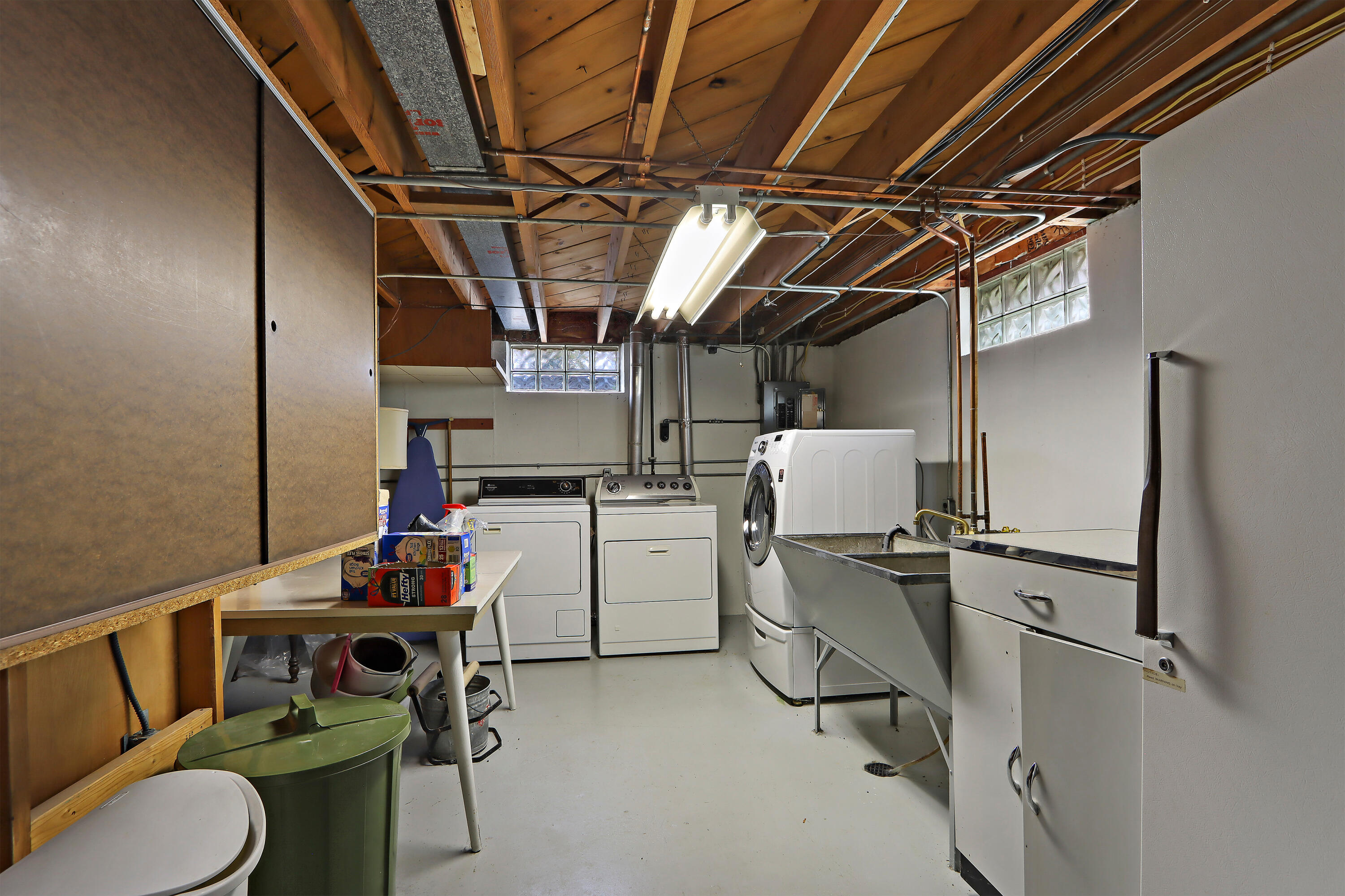 Kenosha, Wisconsin 53142, United States, 3 Bedrooms Bedrooms, ,1 BathroomBathrooms,Residential,Pending,190024