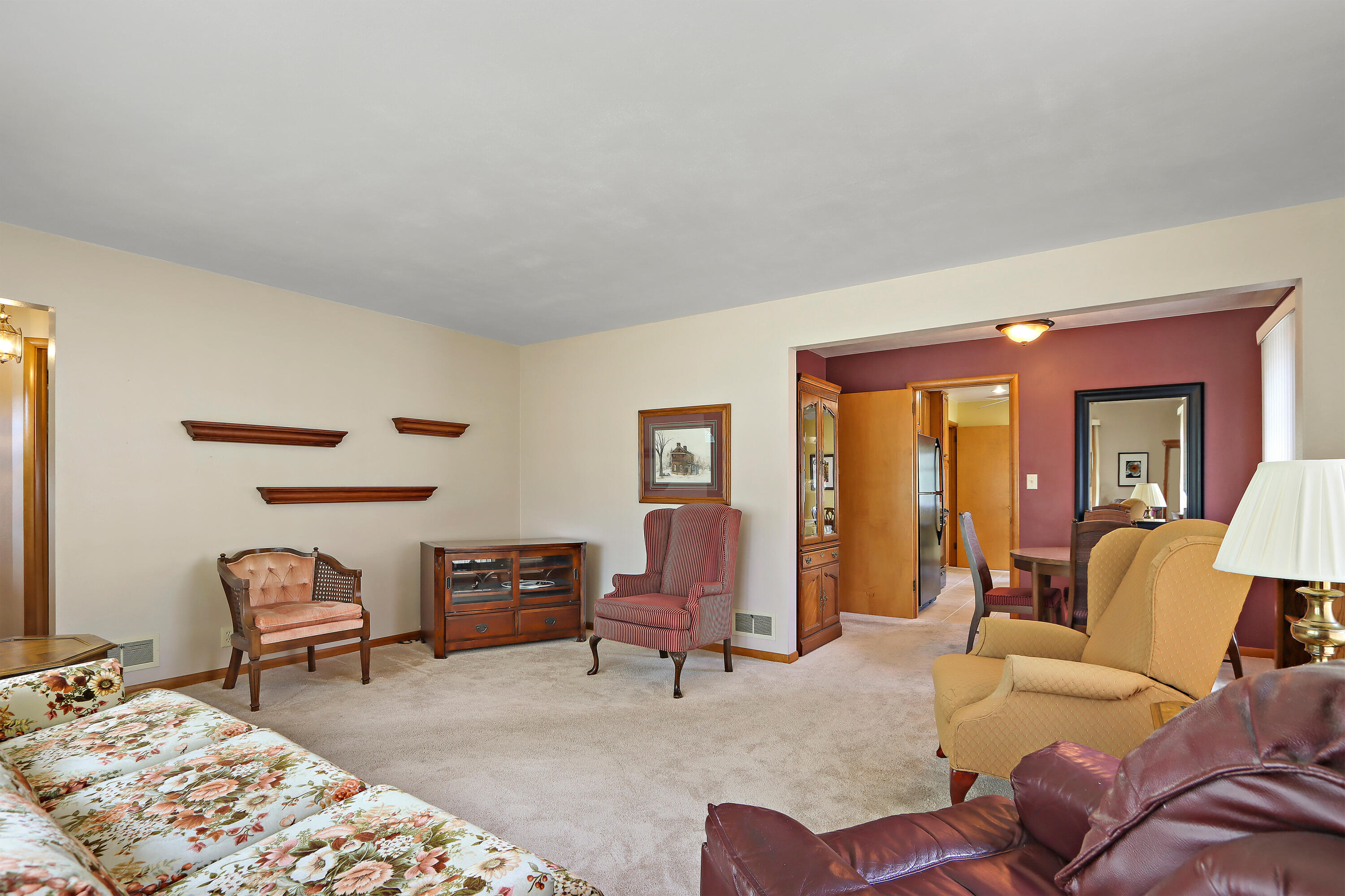 Kenosha, Wisconsin 53142, United States, 3 Bedrooms Bedrooms, ,1 BathroomBathrooms,Residential,Pending,190024