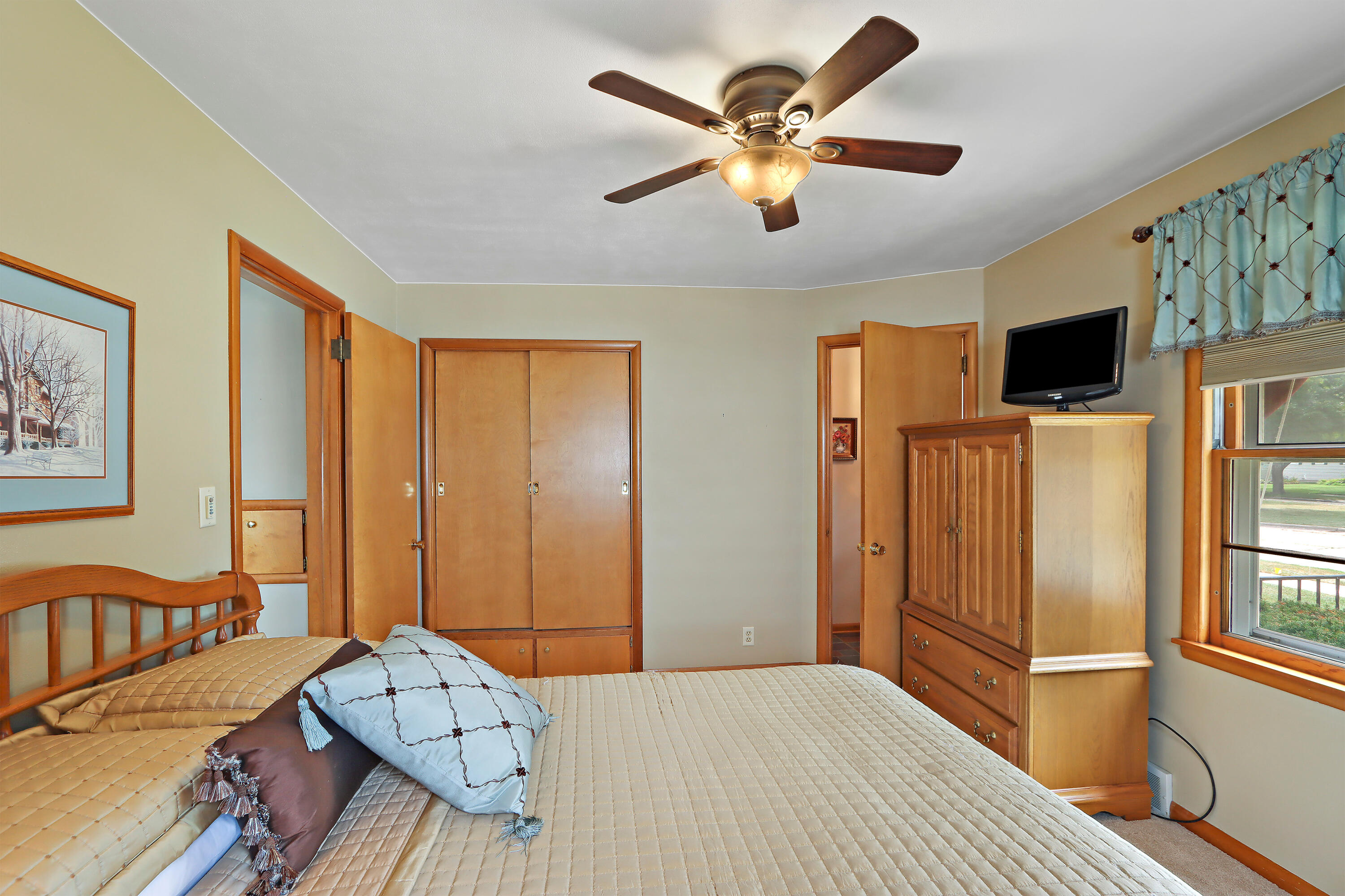 Kenosha, Wisconsin 53142, United States, 3 Bedrooms Bedrooms, ,1 BathroomBathrooms,Residential,Pending,190024