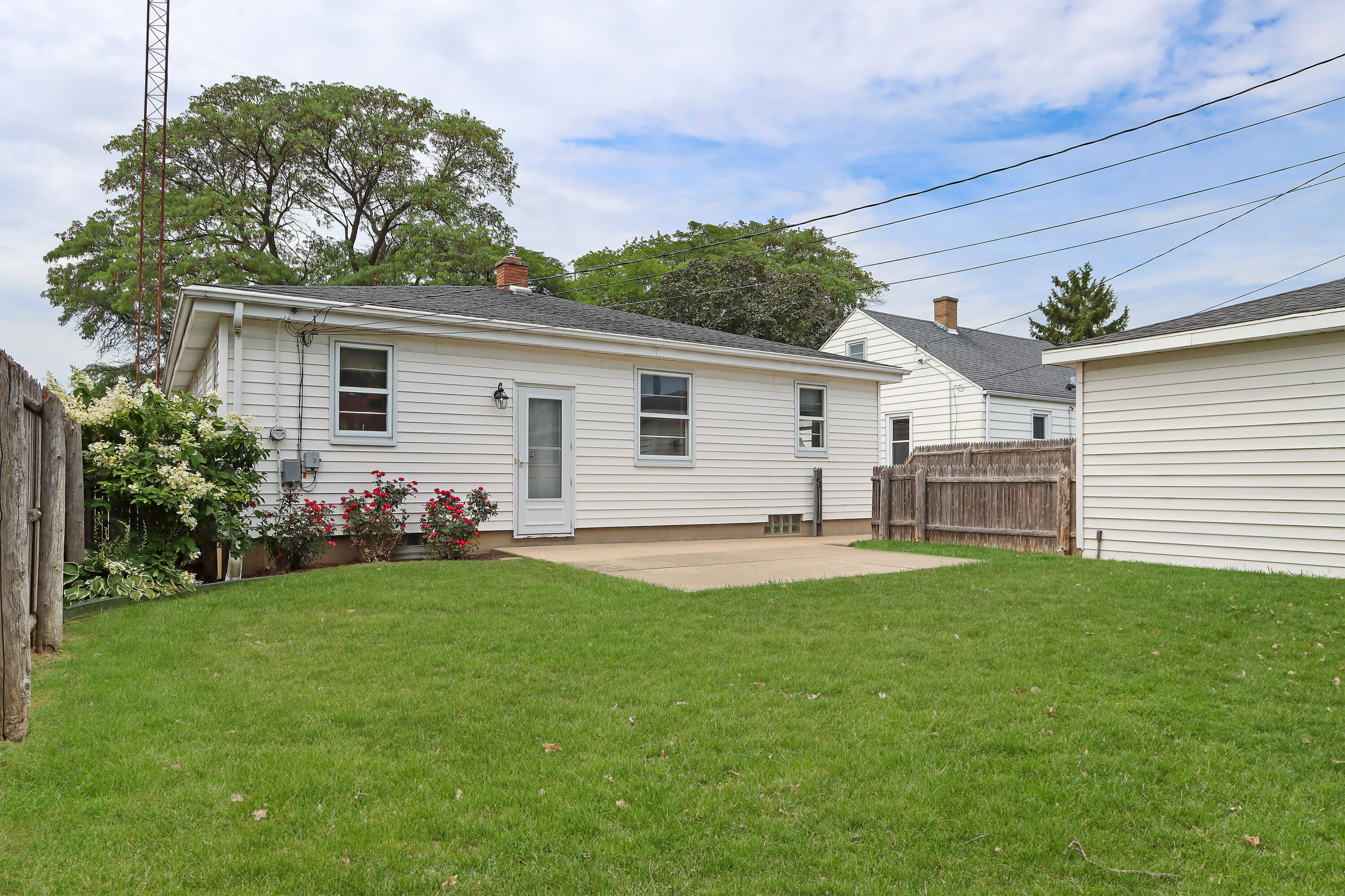 Kenosha, Wisconsin 53142, United States, 3 Bedrooms Bedrooms, ,1 BathroomBathrooms,Residential,Pending,190024