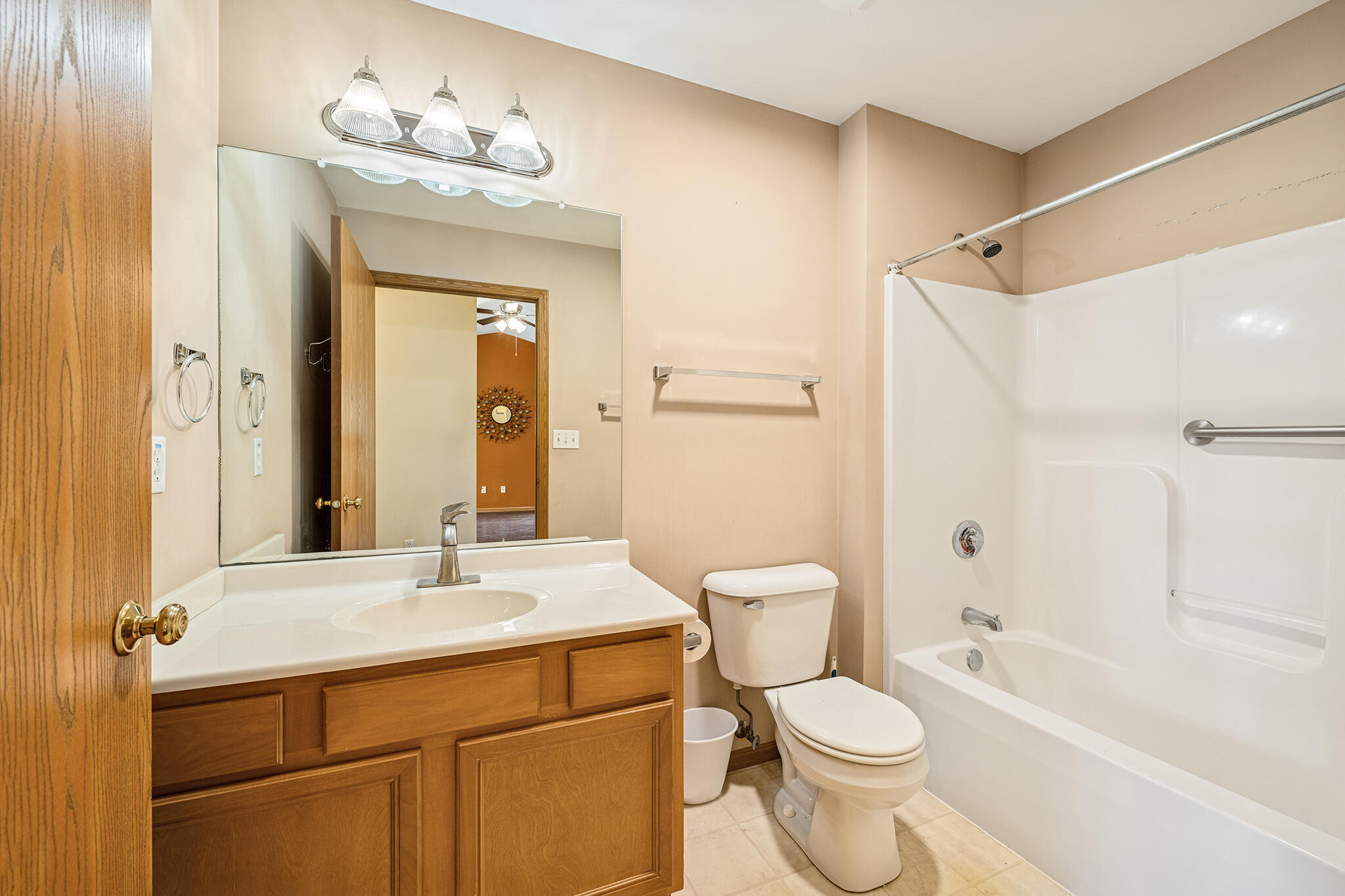 Walworth, Wisconsin 53184, United States, 2 Bedrooms Bedrooms, ,2 BathroomsBathrooms,Residential,Active,229869