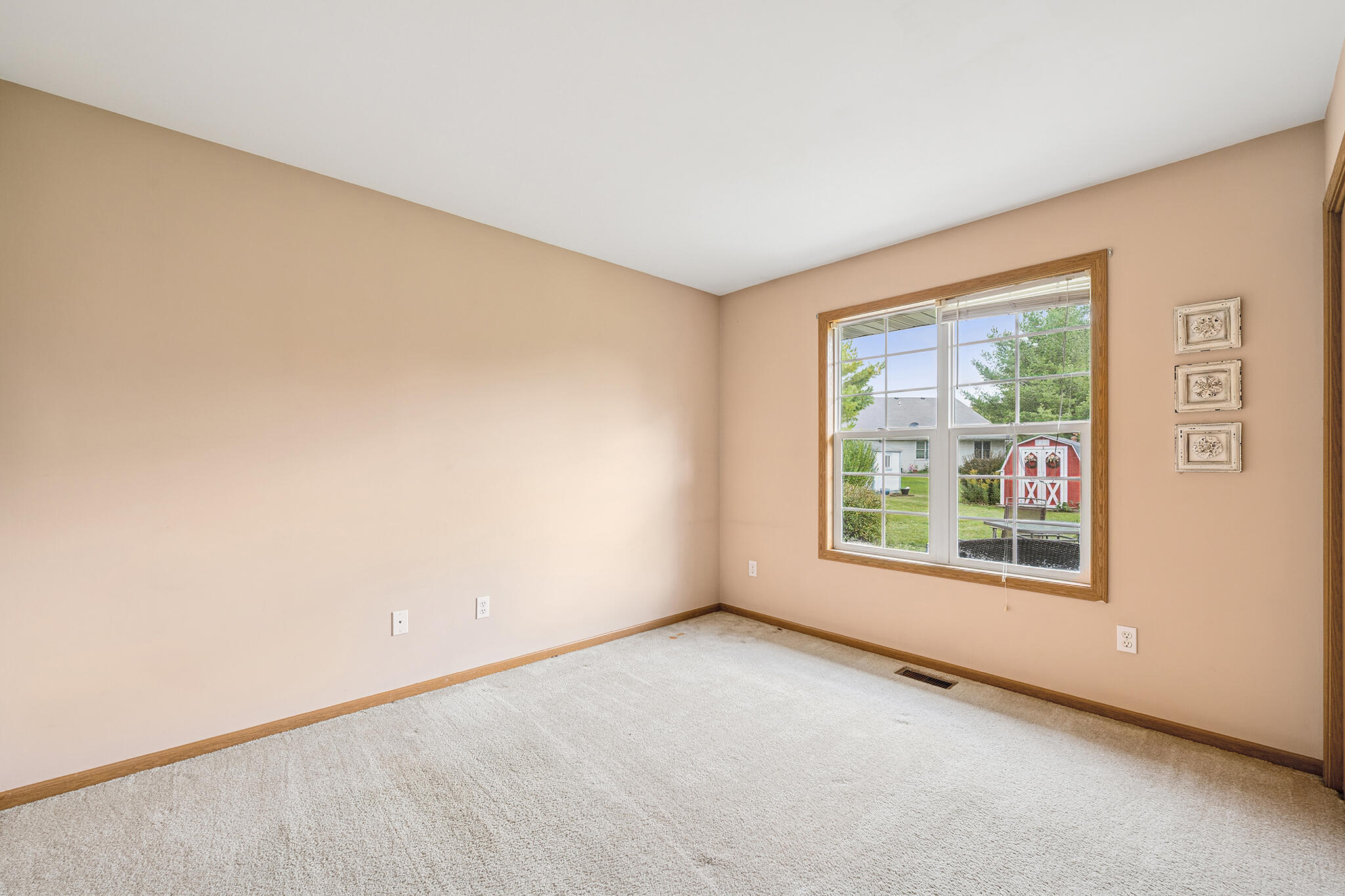 Walworth, Wisconsin 53184, United States, 2 Bedrooms Bedrooms, ,2 BathroomsBathrooms,Residential,Active,229869