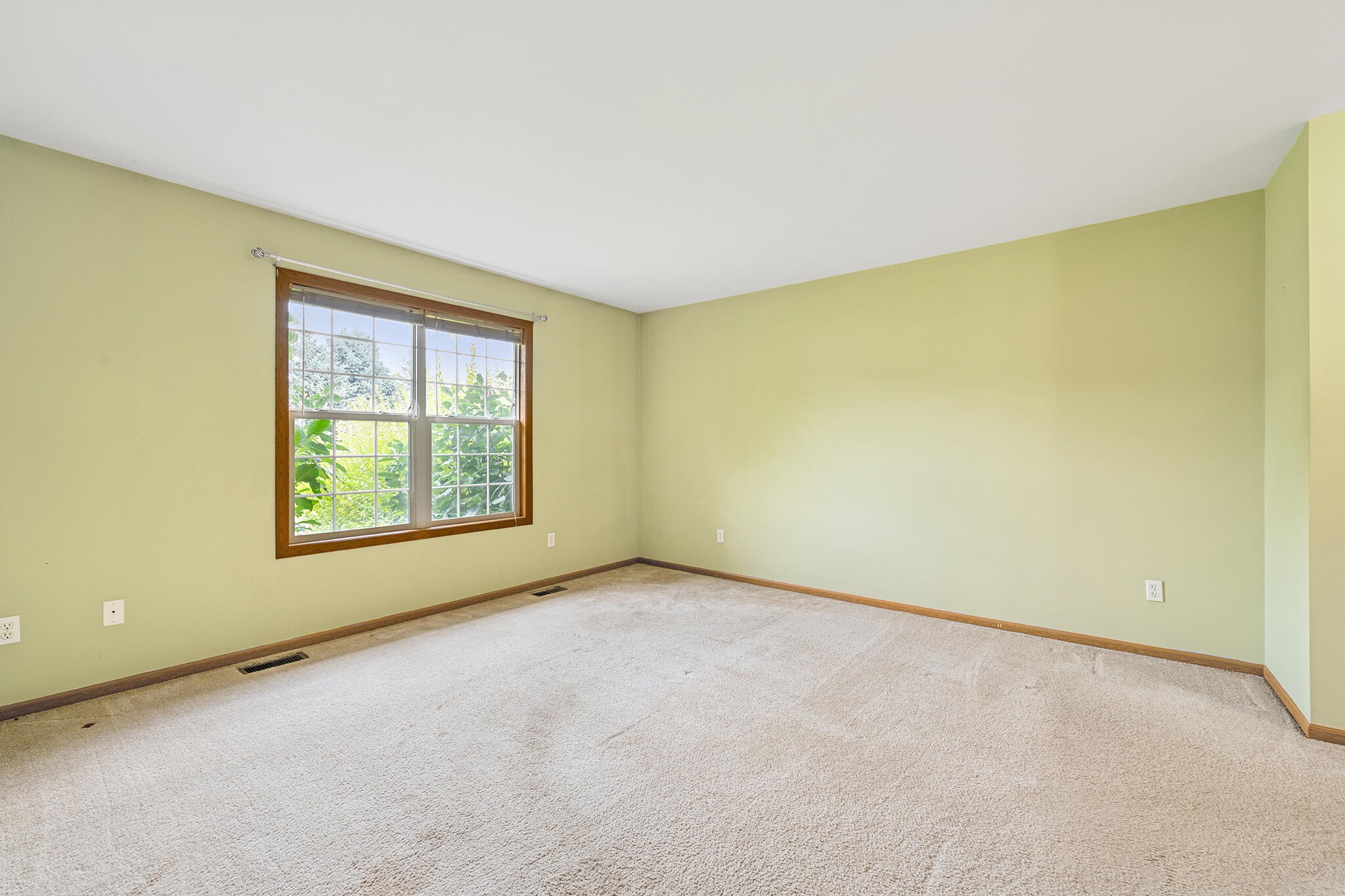 Walworth, Wisconsin 53184, United States, 2 Bedrooms Bedrooms, ,2 BathroomsBathrooms,Residential,Active,229869