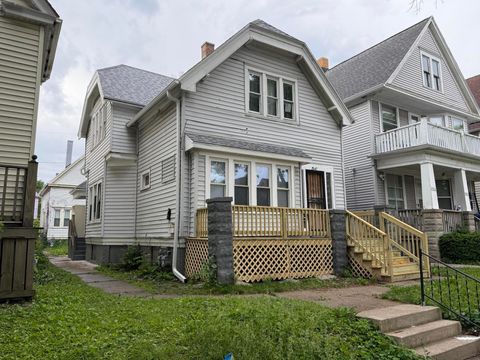 Photo of 2847 N Booth St, Milwaukee, WI 53212 (MLS # 1954894)