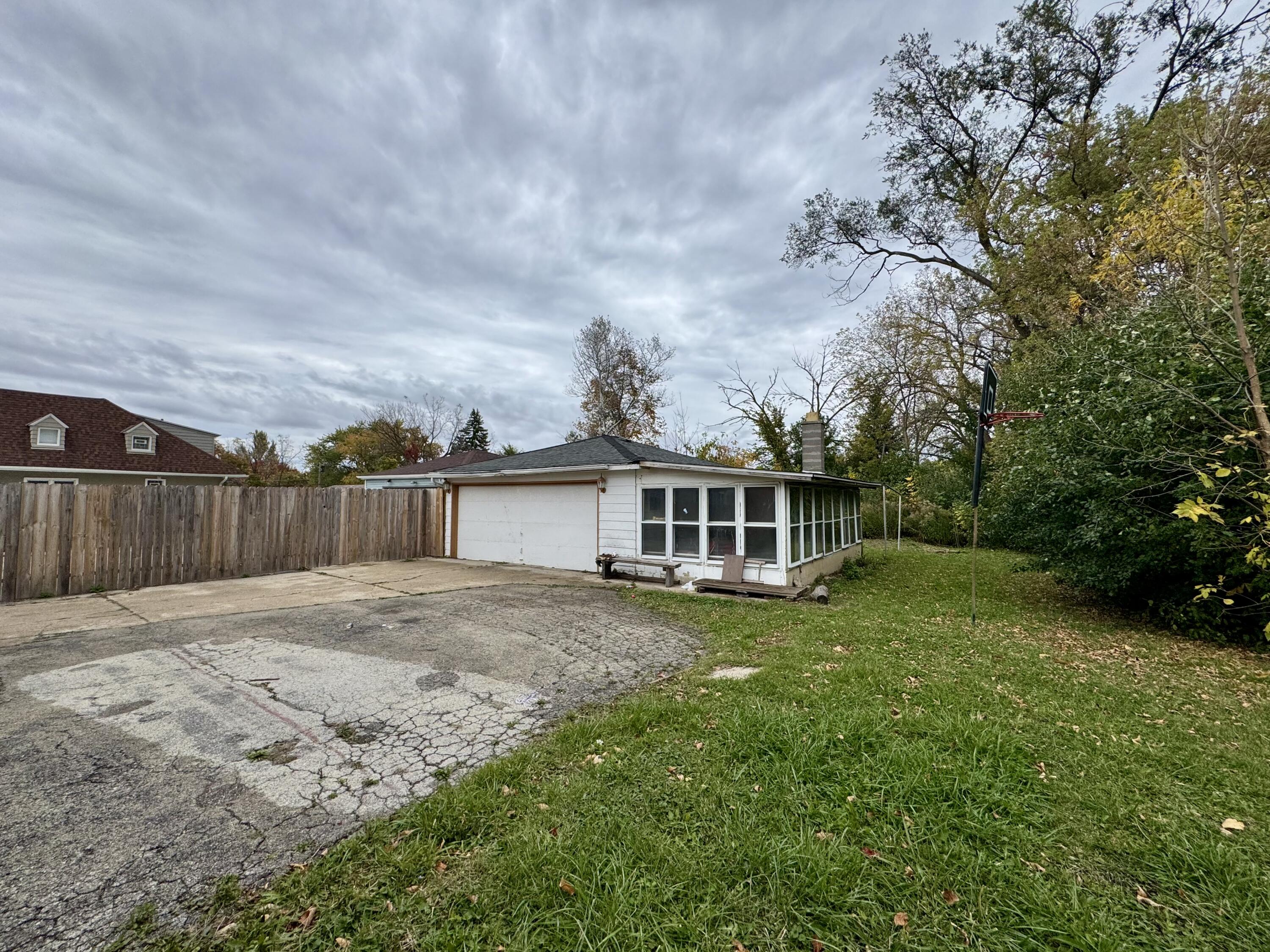 Milwaukee, Wisconsin 53220, United States, 3 Bedrooms Bedrooms, ,1 BathroomBathrooms,Residential,Active,152417