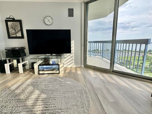 Listing 25