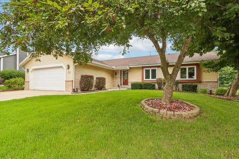 Photo of W235N6482 Outer Circle Dr, Sussex, WI 53089 (MLS # 1976196)