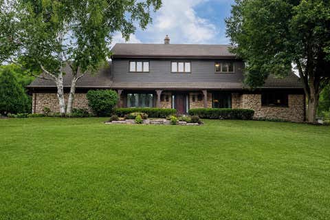 Photo of 1790 Kelly Ln, Brookfield, WI 53045 (MLS # 1973146)