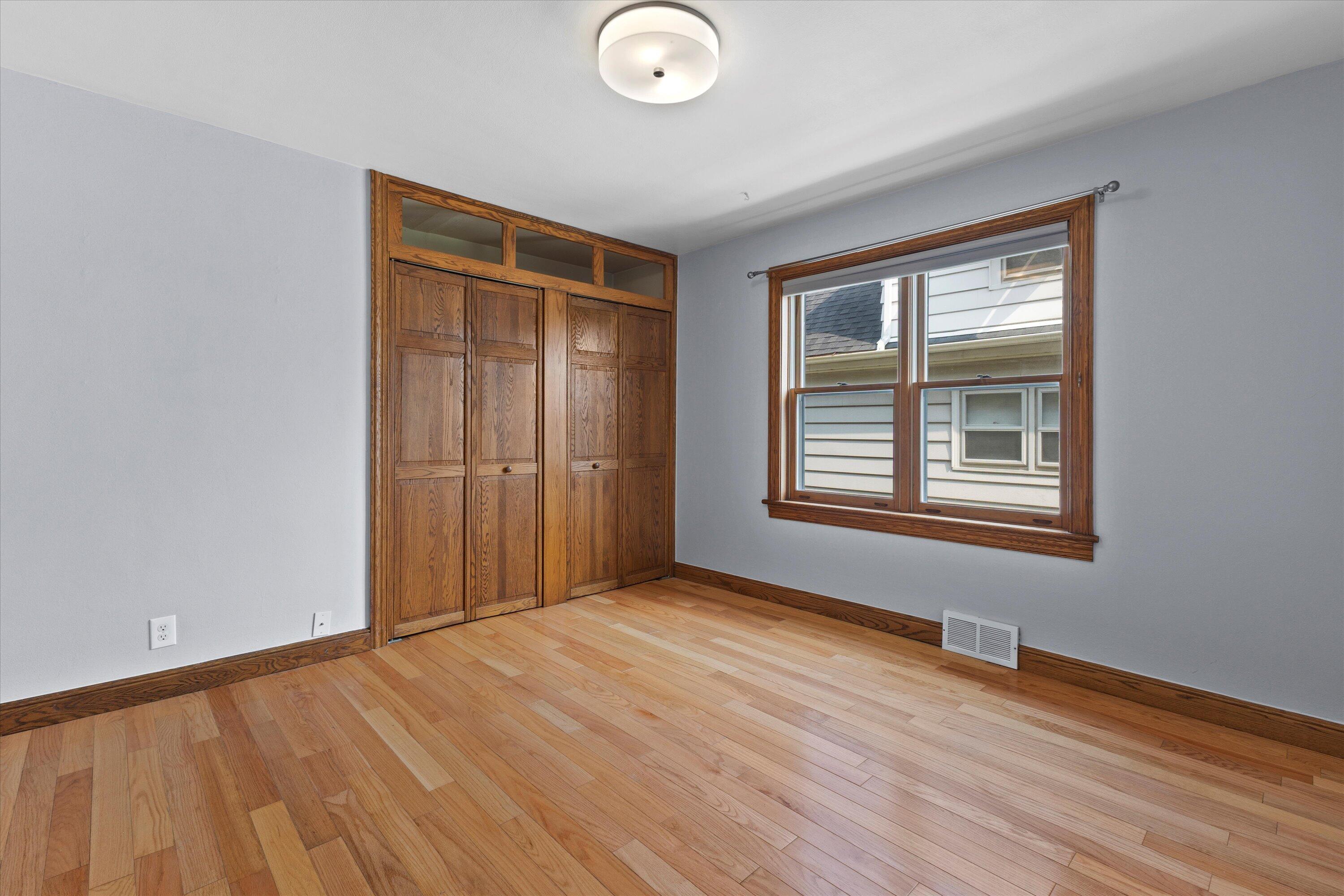 Milwaukee, Wisconsin 53207, United States, 2 Bedrooms Bedrooms, ,1 BathroomBathrooms,Residential,Active,185415