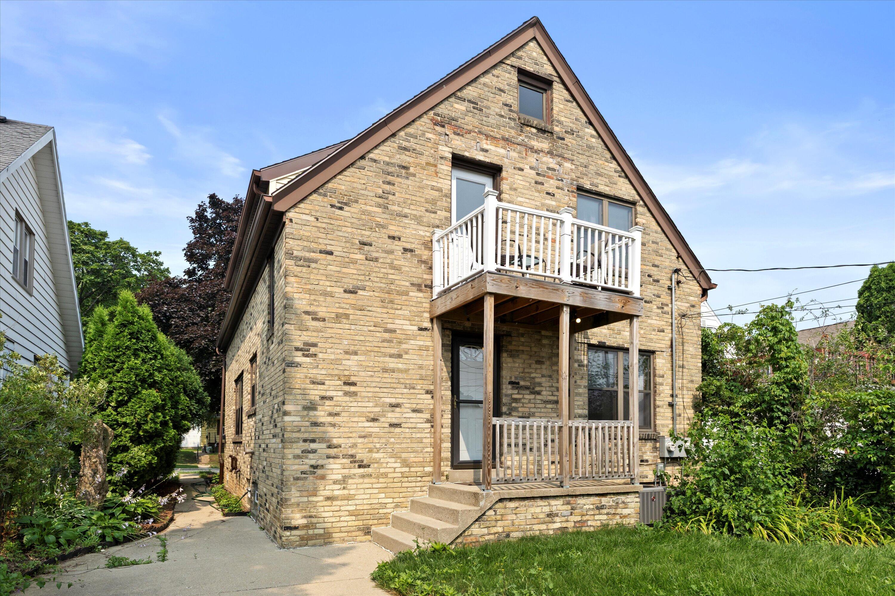 Milwaukee, Wisconsin 53207, United States, 2 Bedrooms Bedrooms, ,1 BathroomBathrooms,Residential,Active,185415