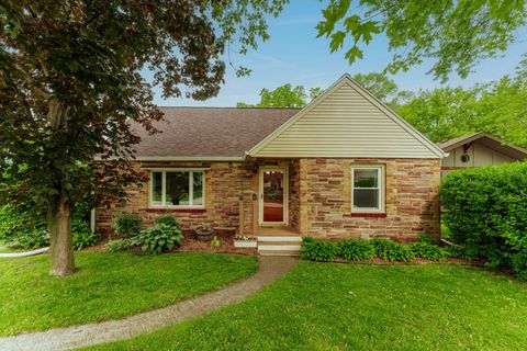 Photo of 7405 S Pennsylvania Ave, Oak Creek, WI 53154 (MLS # 1922029)