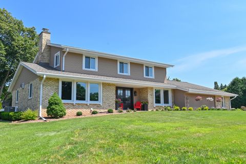Photo of 2380 Whippletree Ln, Brookfield, WI 53045 (MLS # 1927678)