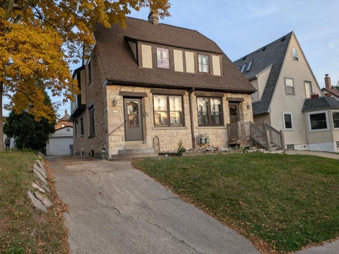 Photo of 2420 N 60th St, Milwaukee, WI 53210 (MLS # 1986128)
