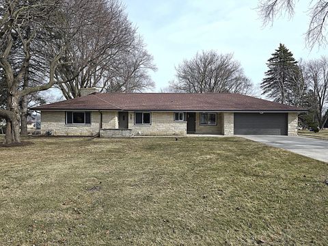 Photo of 4760 N 159th St, Brookfield, WI 53005 (MLS # 1952488)