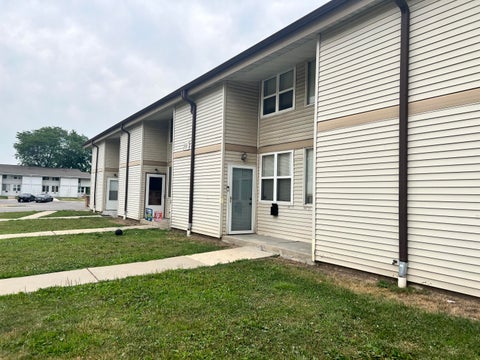 Photo of 8867 N 95th St, Milwaukee, WI 53224 (MLS # 1979831)