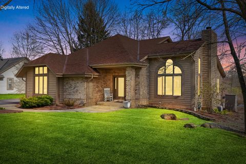 Photo of S79W19225 River Oaks Ct, Muskego, WI 53150 (MLS # 1964990)