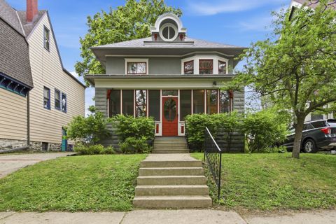 Photo of 2919 N Hackett Ave, Milwaukee, WI 53211 (MLS # 1962577)