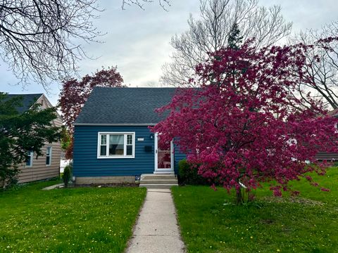 Photo of 3235 N 77th St, Milwaukee, WI 53222 (MLS # 1962500)