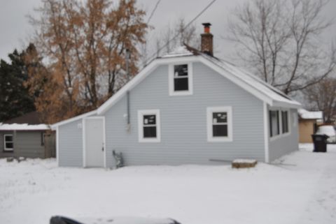Photo of 3219 W Lynndale Ave, Greenfield, WI 53211 (MLS # 1946537)