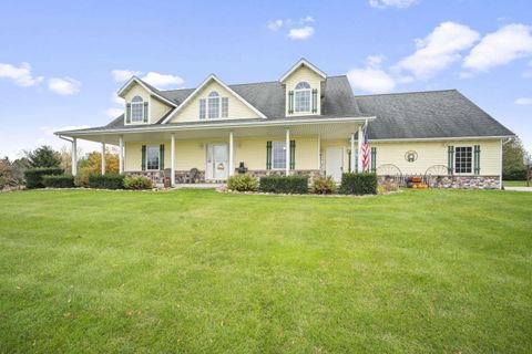 Photo of W2454 Timber Ct, Auburn, WI 53010 (MLS # 1941882)