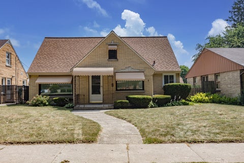 Photo of 3940 N 80th St, Milwaukee, WI 53222 (MLS # 1981208)