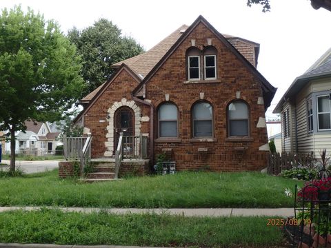 Photo of 2330 W Hope Ave, Milwaukee, WI 53209 (MLS # 1951429)