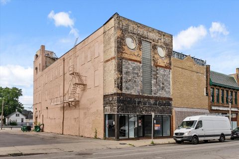 Photo of 723 W Historic Mitchell St, Milwaukee, WI 53204 (MLS # 1927385)