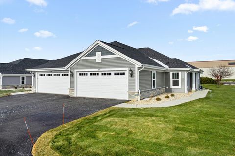 Photo of 500 Hunter Oaks Blvd, Watertown, WI 53094 (MLS # 1959480)