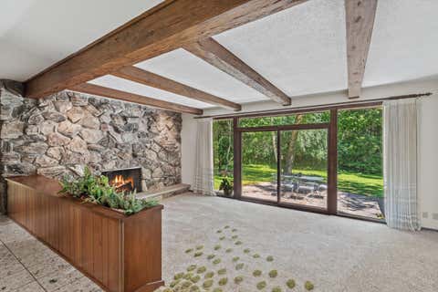 Photo of 320 Douglas Ln, Cedarburg, WI 53012 (MLS # 1935489)