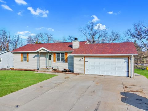 Photo of 232 W Fremont St, Darien, WI 53114 (MLS # 1955837)