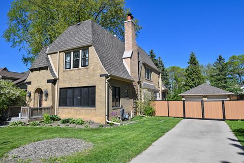 Photo of 2350 Lefeber Ave, Wauwatosa, WI 53213 (MLS # 1962033)