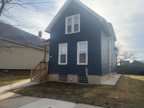 Photo of 2215 N Dr William Finlayson St, Milwaukee, WI 53212 (MLS # 1955668)