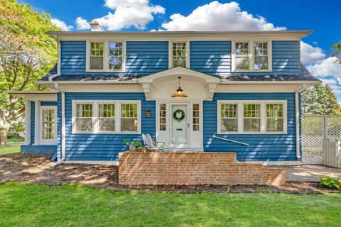 Photo of 6331 W Wisconsin Ave, Wauwatosa, WI 53213 (MLS # 1932663)