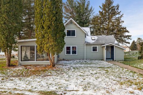 Photo of W17474 Silver Creek Rd, Gale, WI 54630 (MLS # 1944538)