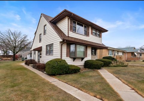 Photo of 2551 S 65th St, Milwaukee, WI 53219 (MLS # 1953724)