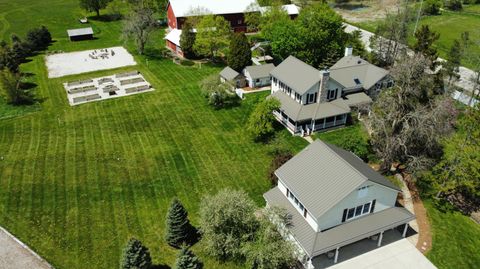 Photo of 2237 Washington Ave, Cedarburg, WI 53012 (MLS # 1952052)