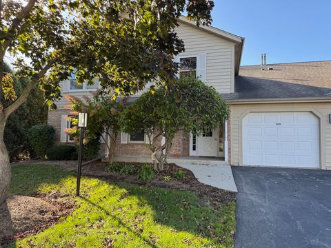 Photo of 939 Crestwood Dr, Burlington, WI 53105 (MLS # 1940060) Photo of 939 Crestwood Dr, Burlington, WI 53105 (MLS # 1940060)