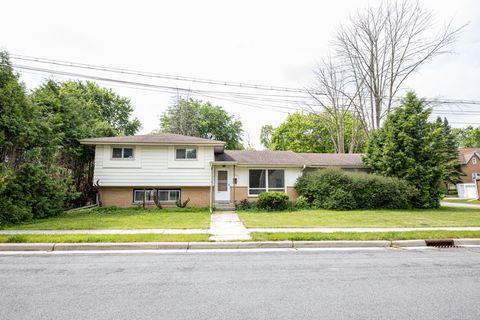Photo of 429 Church St, Hartford, WI 53027 (MLS # 1922646)